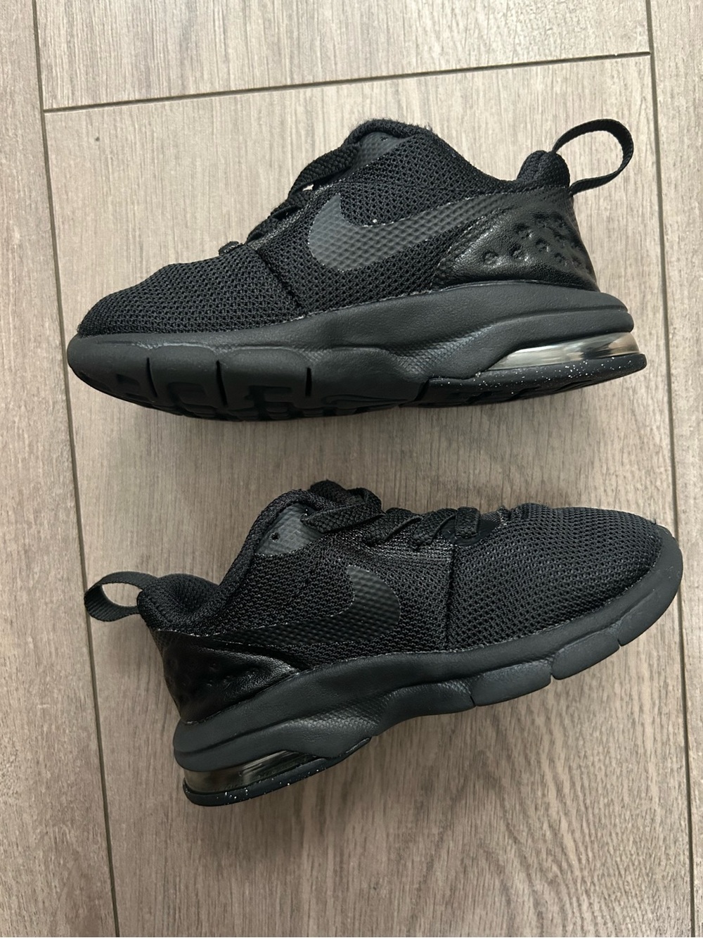 Nike Air Max Motion LW TD "Triple Black" toddler running shoes - Size: 6C